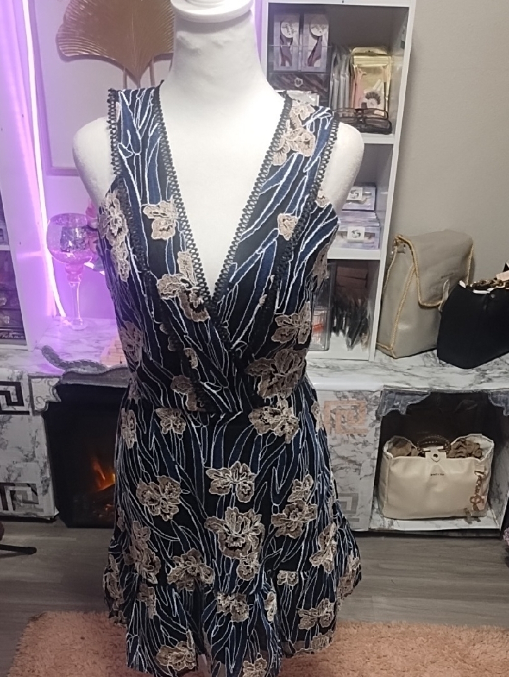 Adelyn Rae Navy & Beige Floral Lace V-Neck Mini Dress